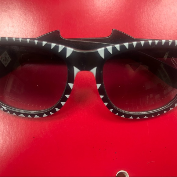 Gap sunglasses 3-8 - Picture 5 of 9